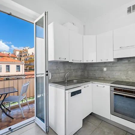 Le Botta, Spacieux Famillial, Centre De Menton, Jardins Biovès, à 5 Minutes De La Apartamento Menton