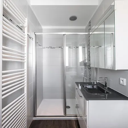 Le Botta, Spacieux Famillial, Centre De Menton, Jardins Bioves, A 5 Minutes De La * Menton