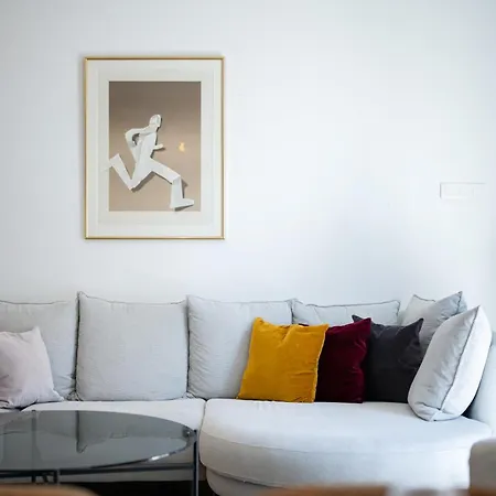 Le Botta, Spacieux Famillial, Centre De Menton, Jardins Biovès, à 5 Minutes De La * Menton