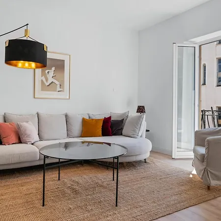 Le Botta, Spacieux Famillial, Centre De Menton, Jardins Biovès, à 5 Minutes De La * Menton