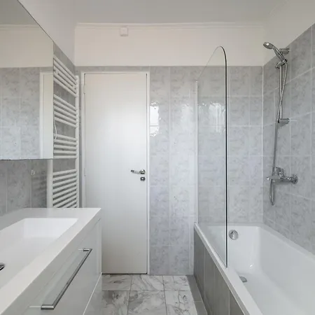 Le Botta, Spacieux Famillial, Centre De Menton, Jardins Bioves, A 5 Minutes De La Appartement