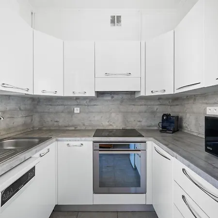 Le Botta, Spacieux Famillial, Centre De Menton, Jardins Biovès, à 5 Minutes De La Appartement