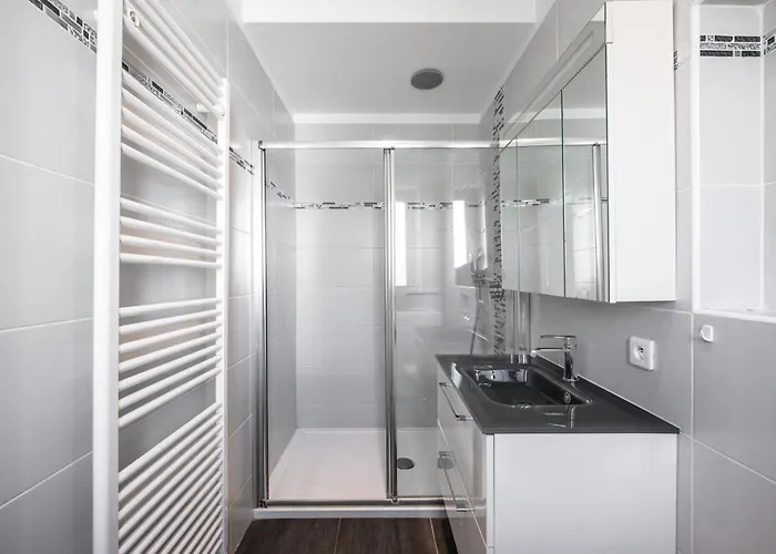 Le Botta, Spacieux Famillial, Centre De Menton, Jardins Bioves, A 5 Minutes De La * Menton