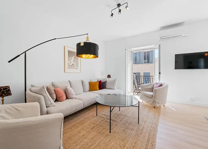 Le Botta, Spacieux Famillial, Centre De Menton, Jardins Bioves, A 5 Minutes De La Apartment *