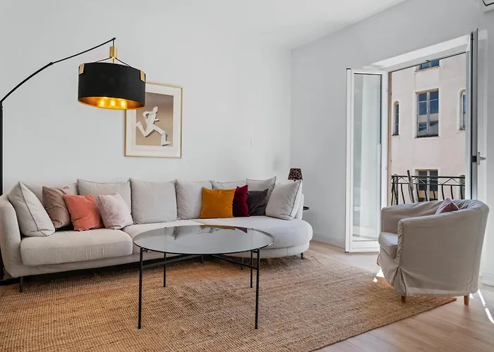 Le Botta, Spacieux Famillial, Centre De Menton, Jardins Bioves, A 5 Minutes De La * Menton