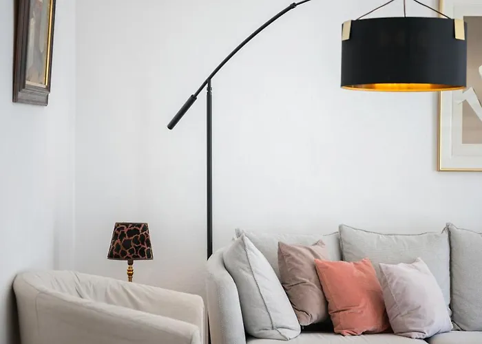 Le Botta, Spacieux Famillial, Centre De Menton, Jardins Bioves, A 5 Minutes De La * مينتون