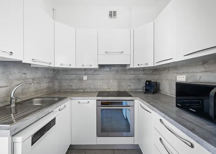 Le Botta, Spacieux Famillial, Centre De Menton, Jardins Bioves, A 5 Minutes De La Apartmán