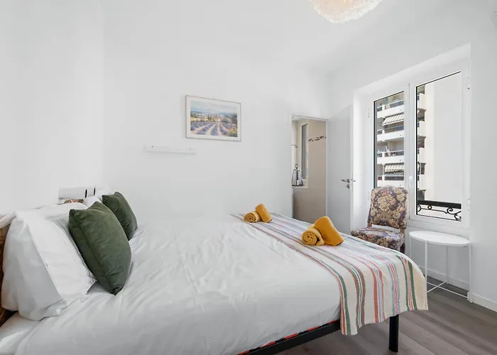 Le Botta, Spacieux Famillial, Centre De Menton, Jardins Bioves, A 5 Minutes De La مينتون